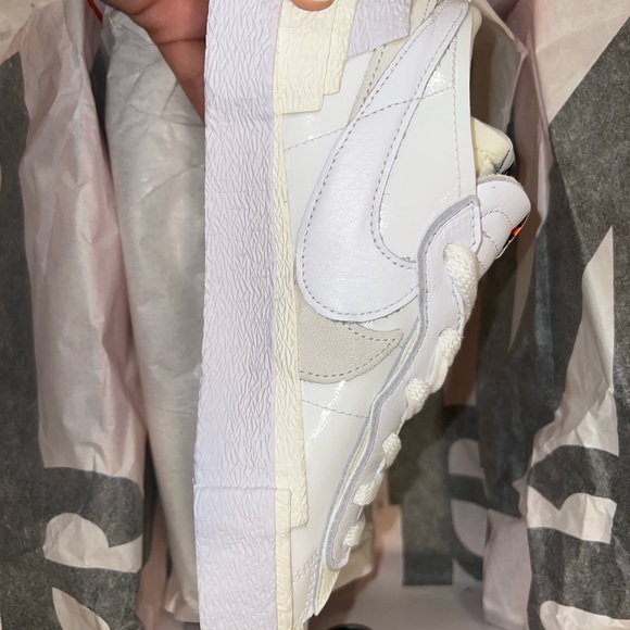 Never worn, new nike low blazers. woman’s 8.5, mens 6 - Picture 4 of 6